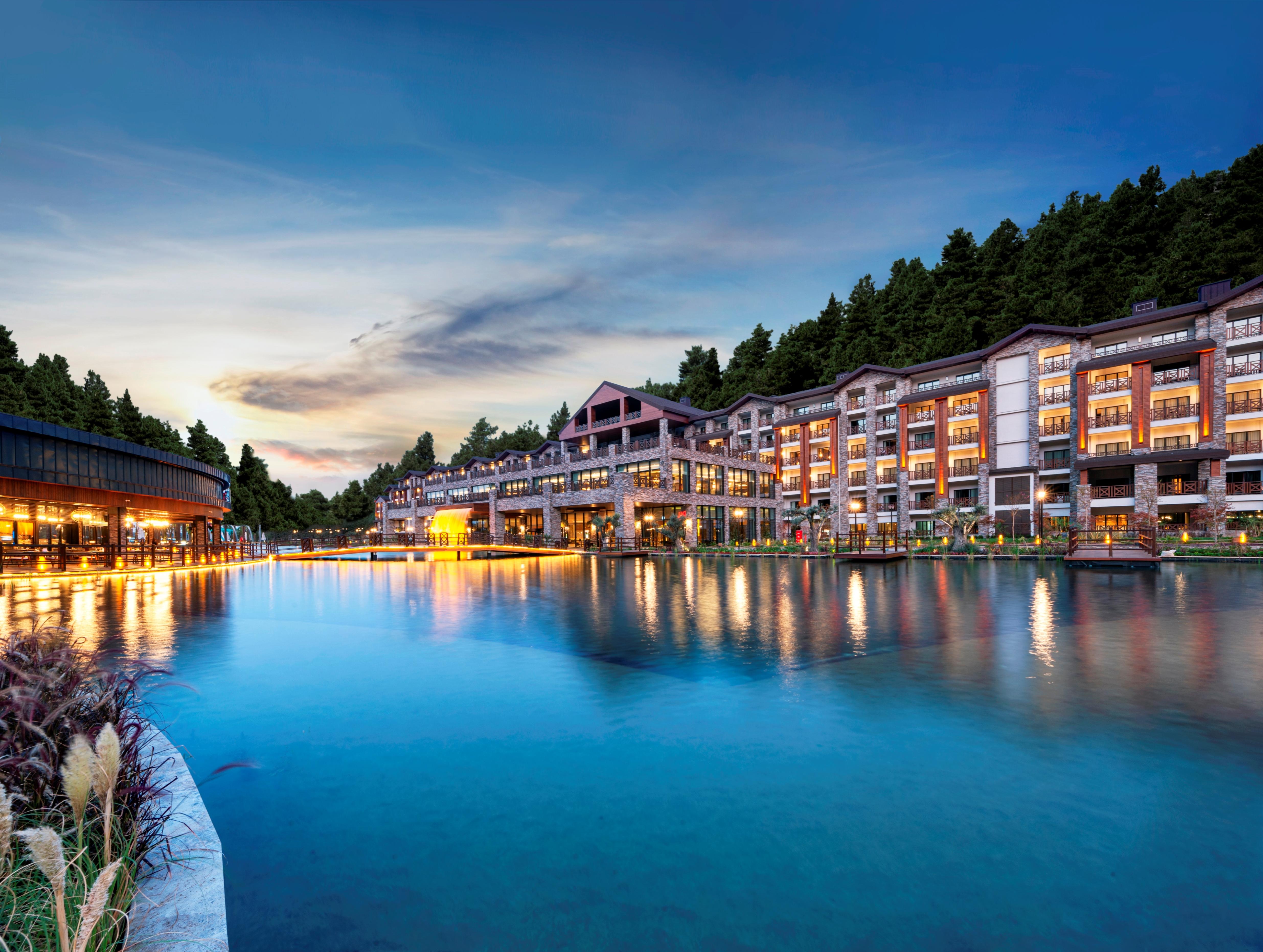 เอลิต เวิลด์ ซาปันชา โฮเต็ล Hotel ซาพานจา ภายนอก รูปภาพ The resort at night